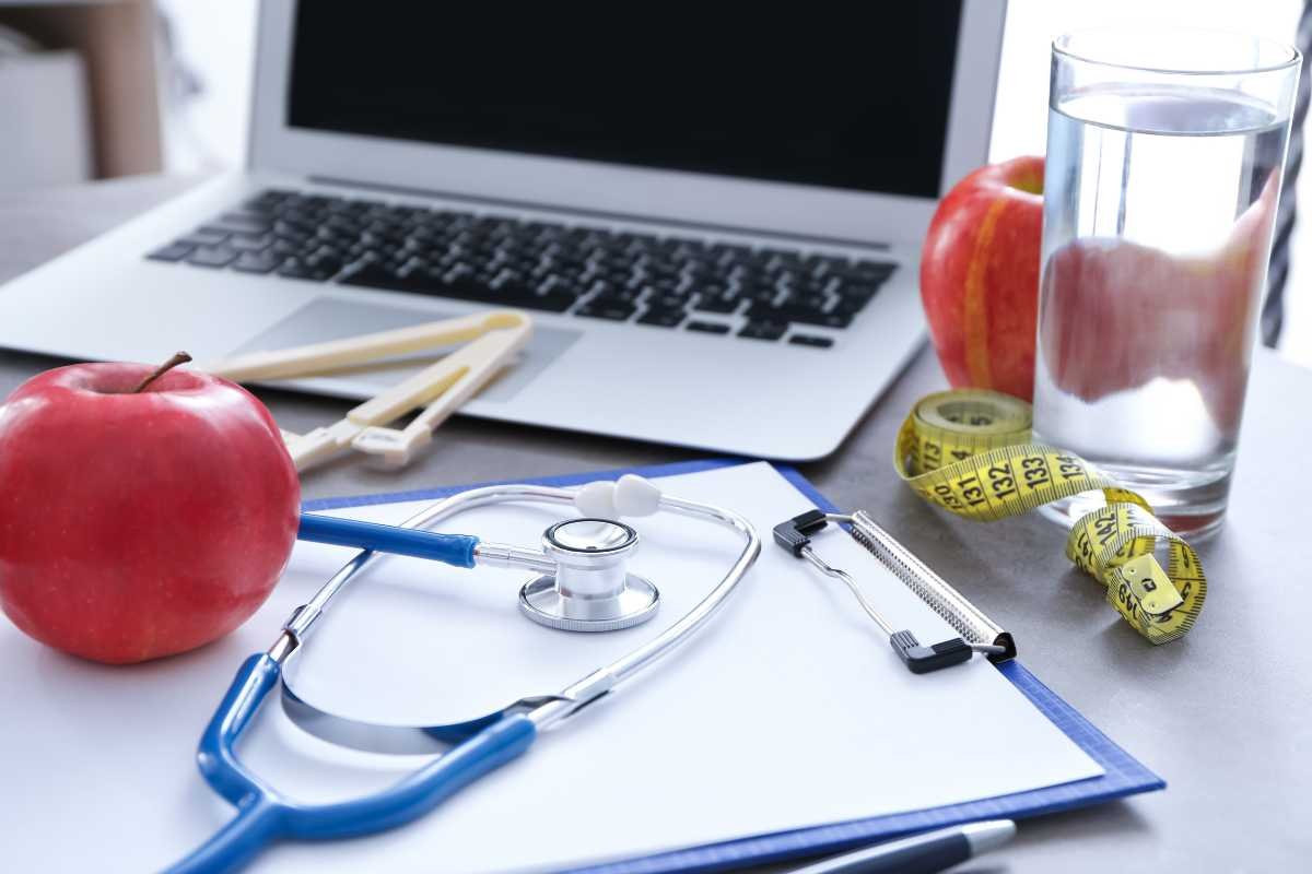 Calories in an Apple: A Nutritional Breakdown & Health Impact | Healthcare 360 Magazine