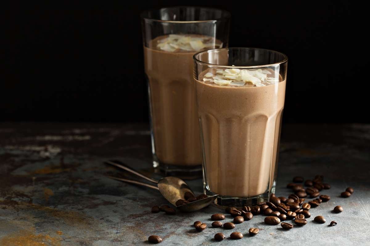 Brew and Buzz on Healthy Coffee Smoothies for Weight Loss