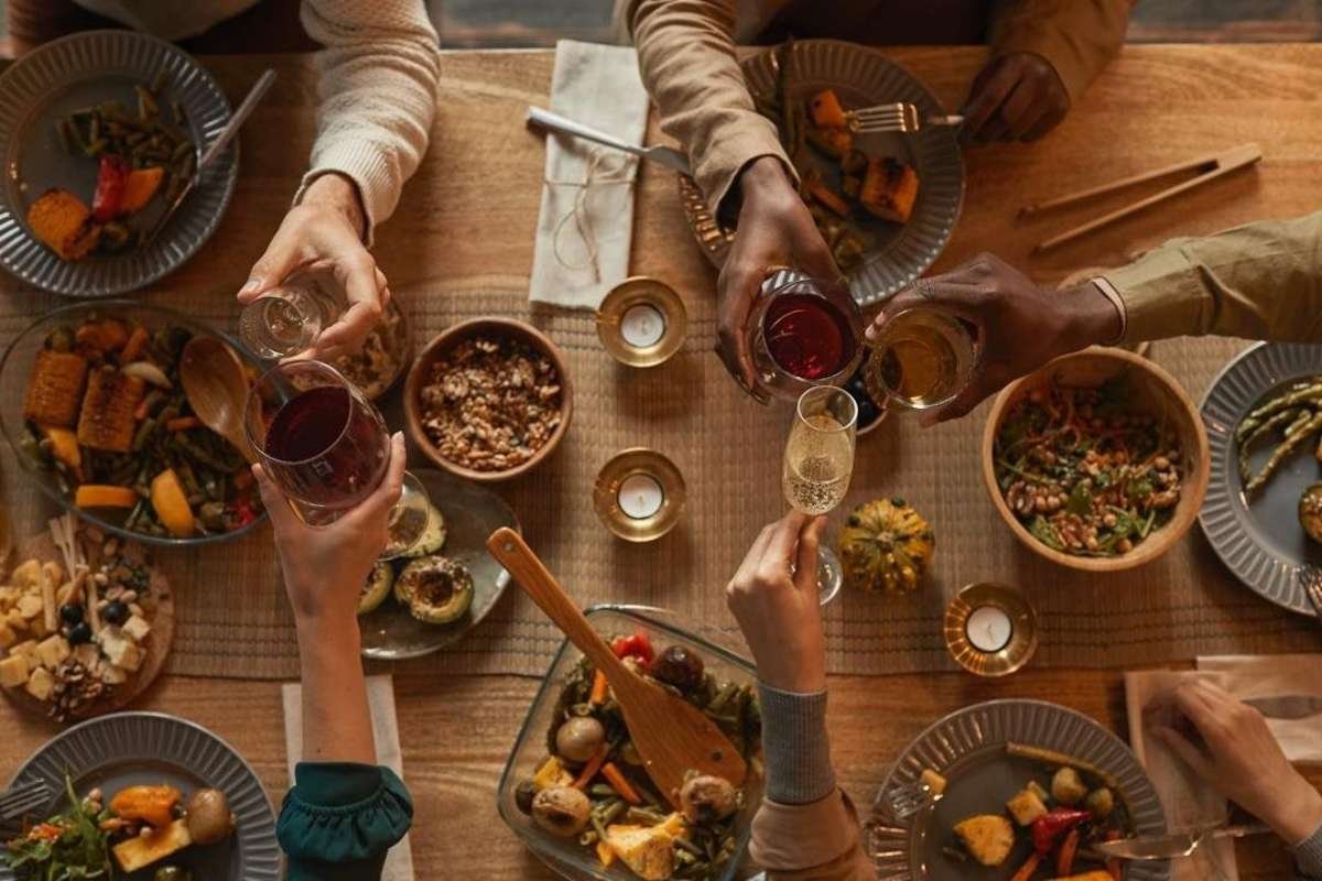 Beat the Thanksgiving Slump With These 3 Simple Post-Meal Activities