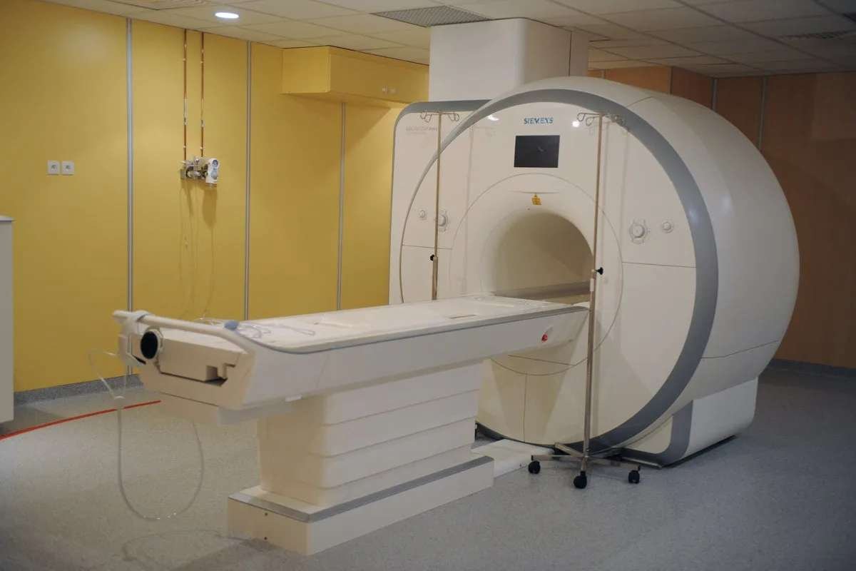 Long Island Man Dies After Being Pulled Into MRI Machine by Metal Chain: Safety Protocols Under Scrutiny
