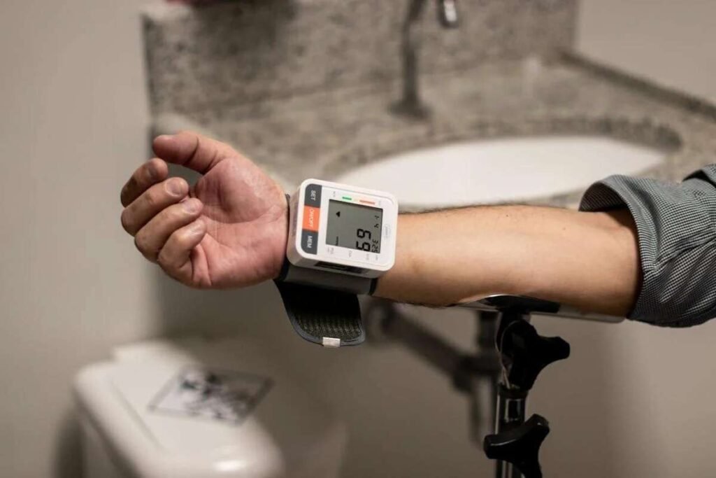Obesity, High Blood Pressure May Directly Cause Dementia, Study Finds