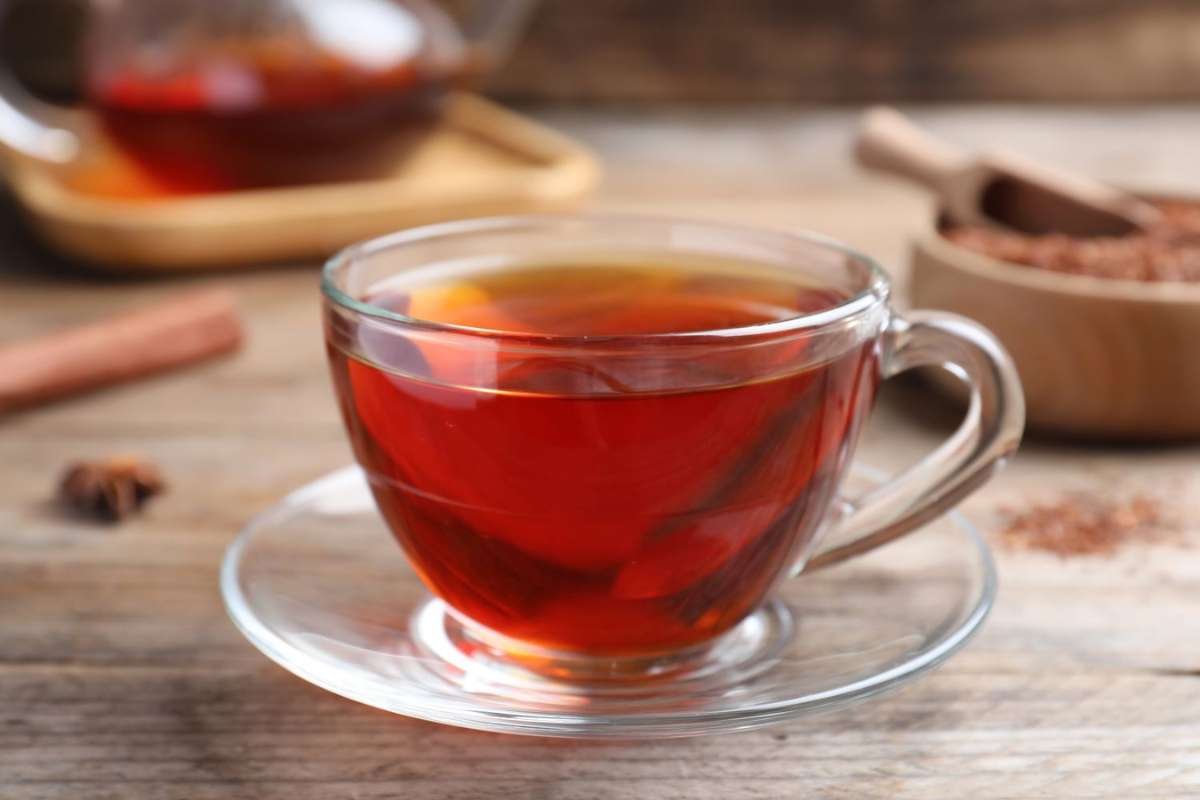 Black Tea vs. Green Tea: Benefits, Caffeine, Antioxidants, and Key Differences | Healthcare 360 Magazine