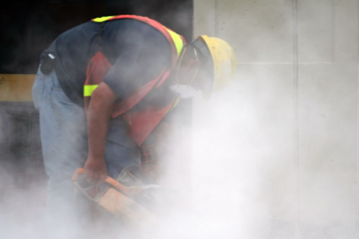 Silica Exposure Continues to Kill Workers Despite Workplace Safety Rules | Healthcare 360 Magazine